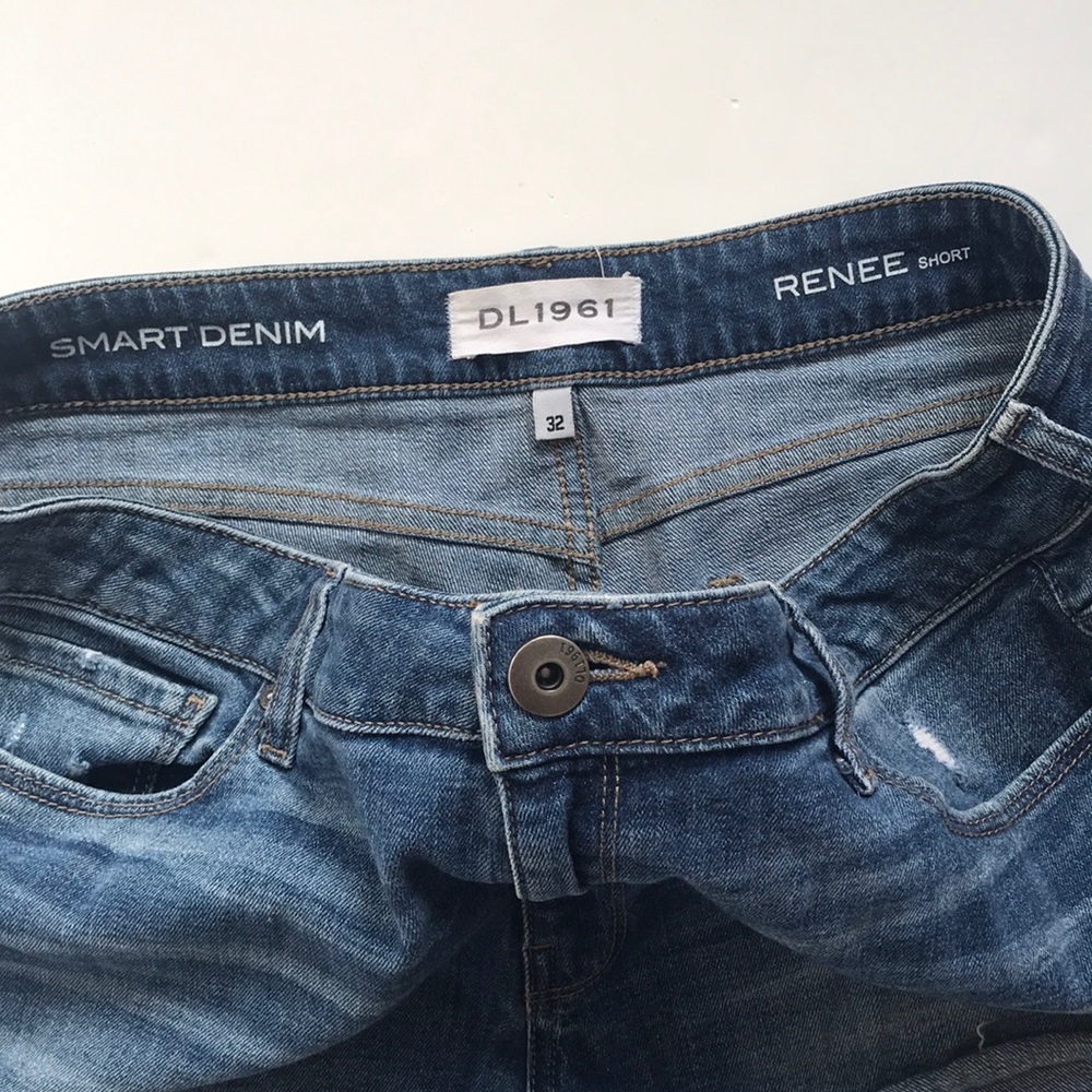 DL1961 Renee Short Haskin Jean cutoffs 32” EUC - Picture 7 of 8
